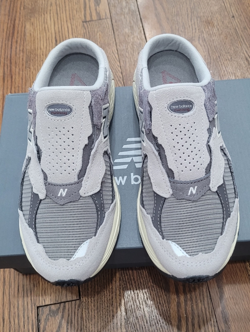 BNIB New Balance Gray Suede & Mesh Mules